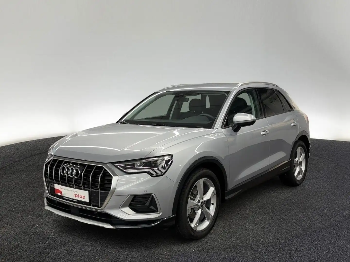 Audi Q3 advanced 35 TFSI S tr. AHK RFK SONOS NAVI LED Silber - 2
