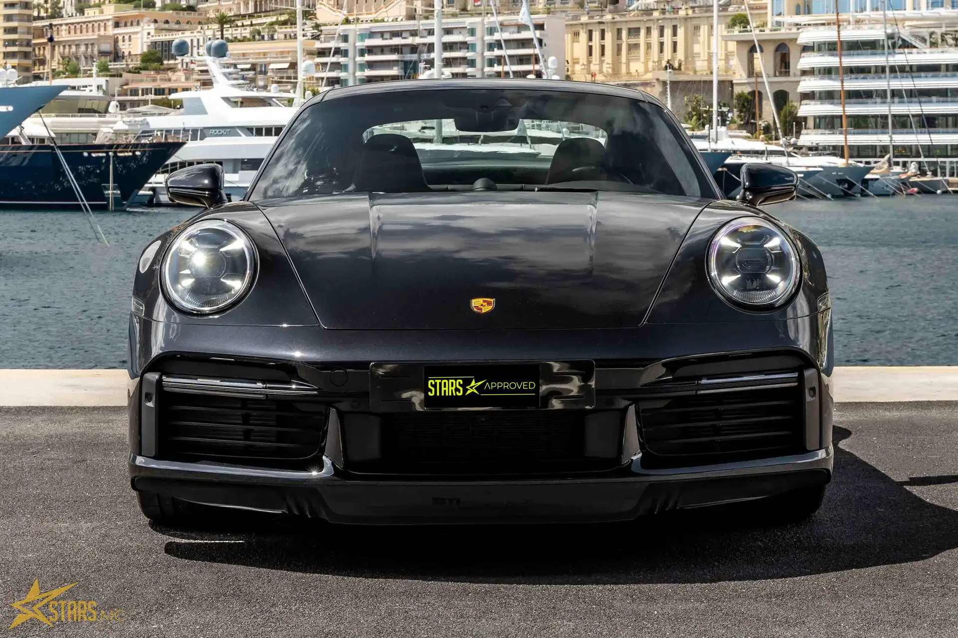 포르쉐 911 Turbo S Coupe 2020 검정 사진 3