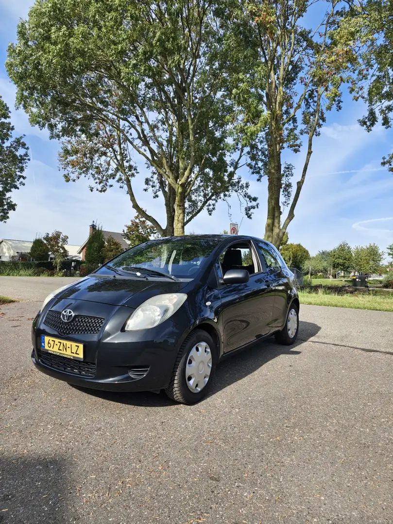 Toyota Yaris 1.0 VVTi TOP ONDERHOUDEN - AIRCO - NETTE AUTO Zwart - 2