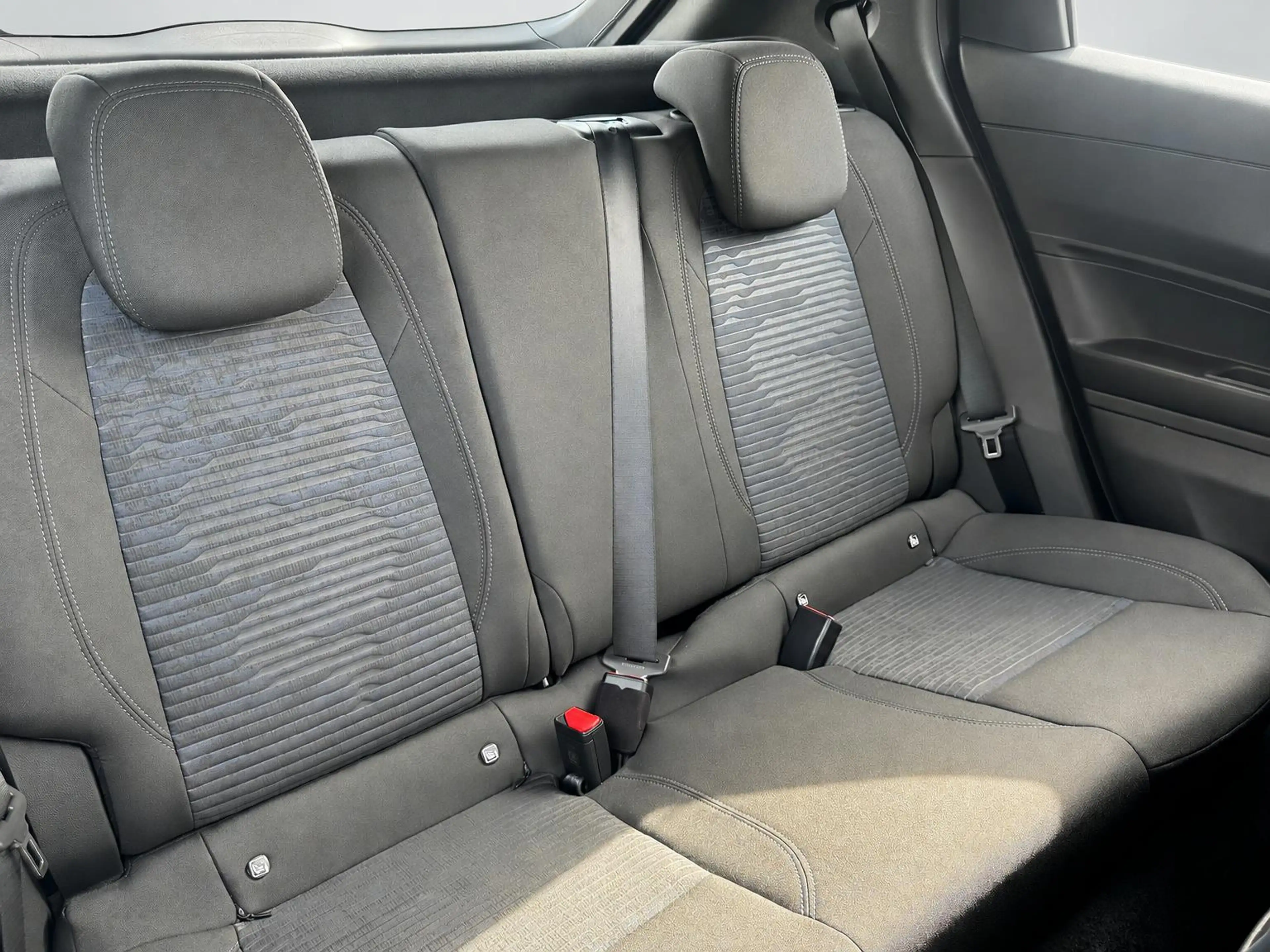Alfa Romeo Junior Elettrica 54 kWh | 1 fase | Accu 98% | 18 inch | P — photo 8
