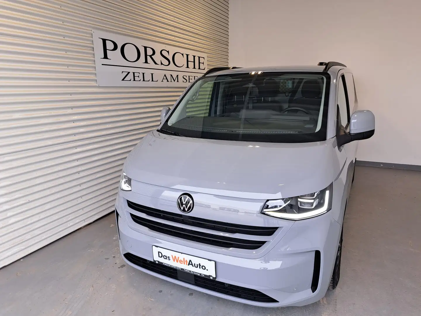 Volkswagen T7 Transporter VW Transporter T7 Kastenwagen TDI 4MOTION Grau - 1