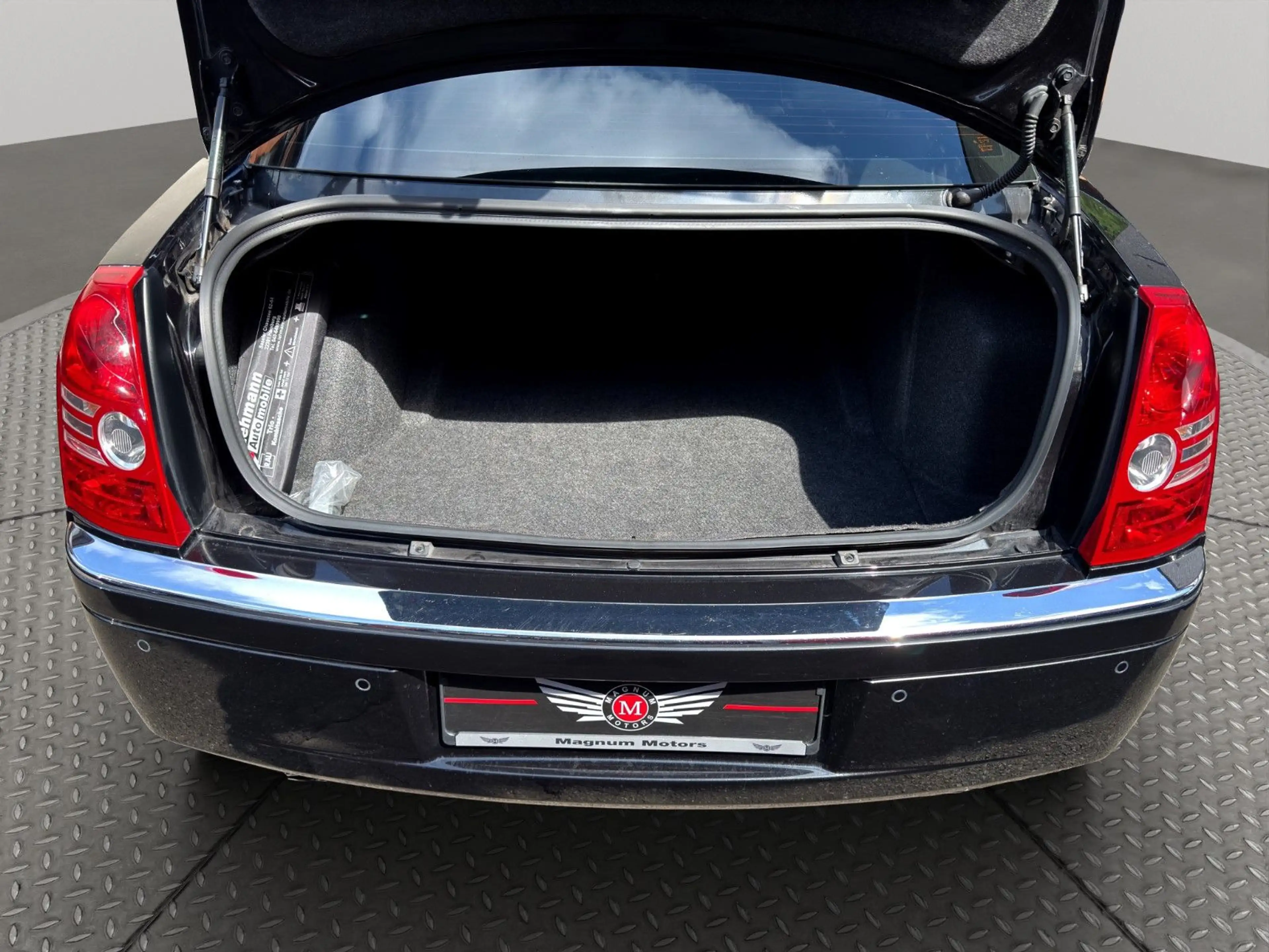 Chrysler 300C 3.0 CRD V6*Aut.*Leder*Schiebedach*Navi*PDC* — photo 11