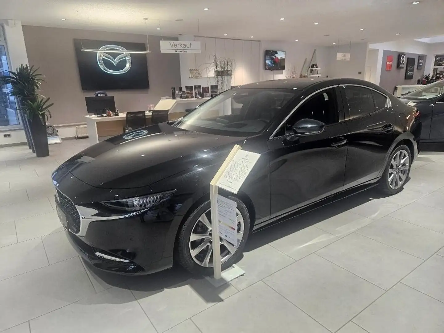 Mazda 3 Mazda3 Sedan e-Skyactiv X186 Takumi Aut. Schwarz - 2