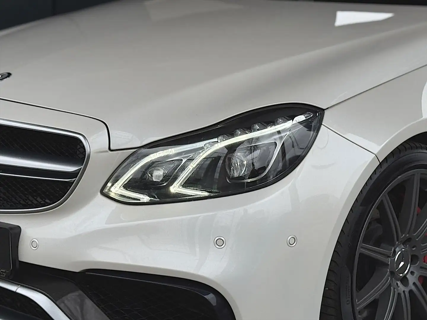 Mercedes-Benz E 63 AMG E 63 S AMG 4Matic Carbon Drivers Package *Pano* Weiß - 2