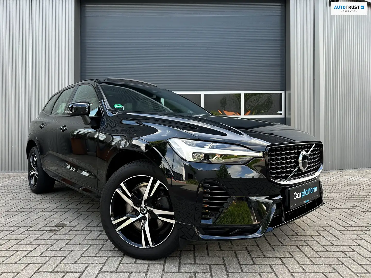 Volvo XC60 2.0 Recharge T6 AWD R-Design | Harman Kardon | Pan Zwart - 1