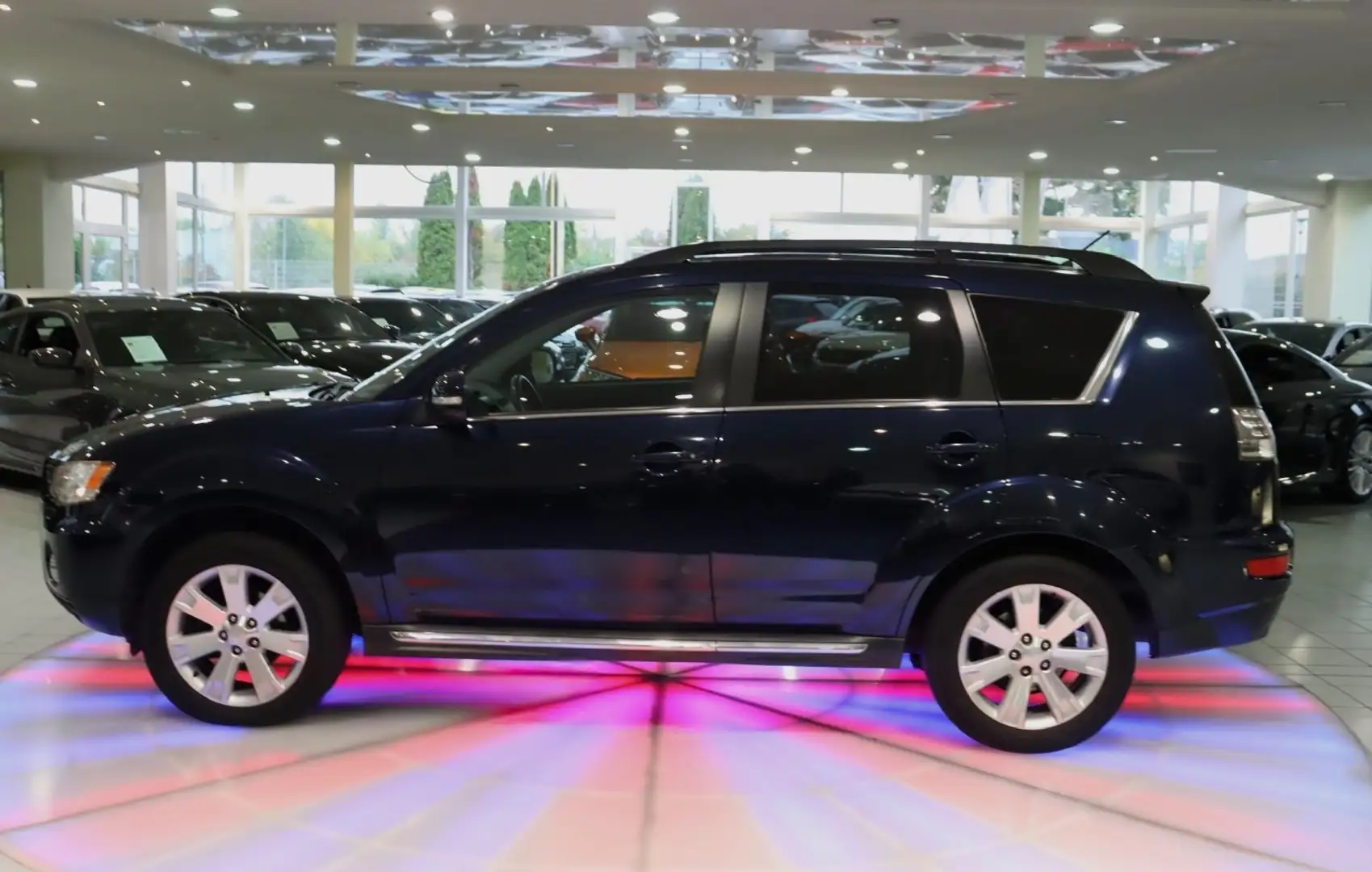 Mitsubishi Outlander 4WD Automatik*LEDER*XENON*ALU*PDC*MFL* Bleu - 2