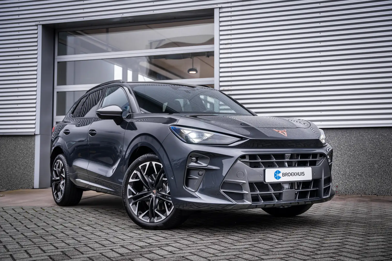 CUPRA Terramar 1.5 TSI e-Hybrid Business | Lichtmetalen velgen 5- Gris - 2