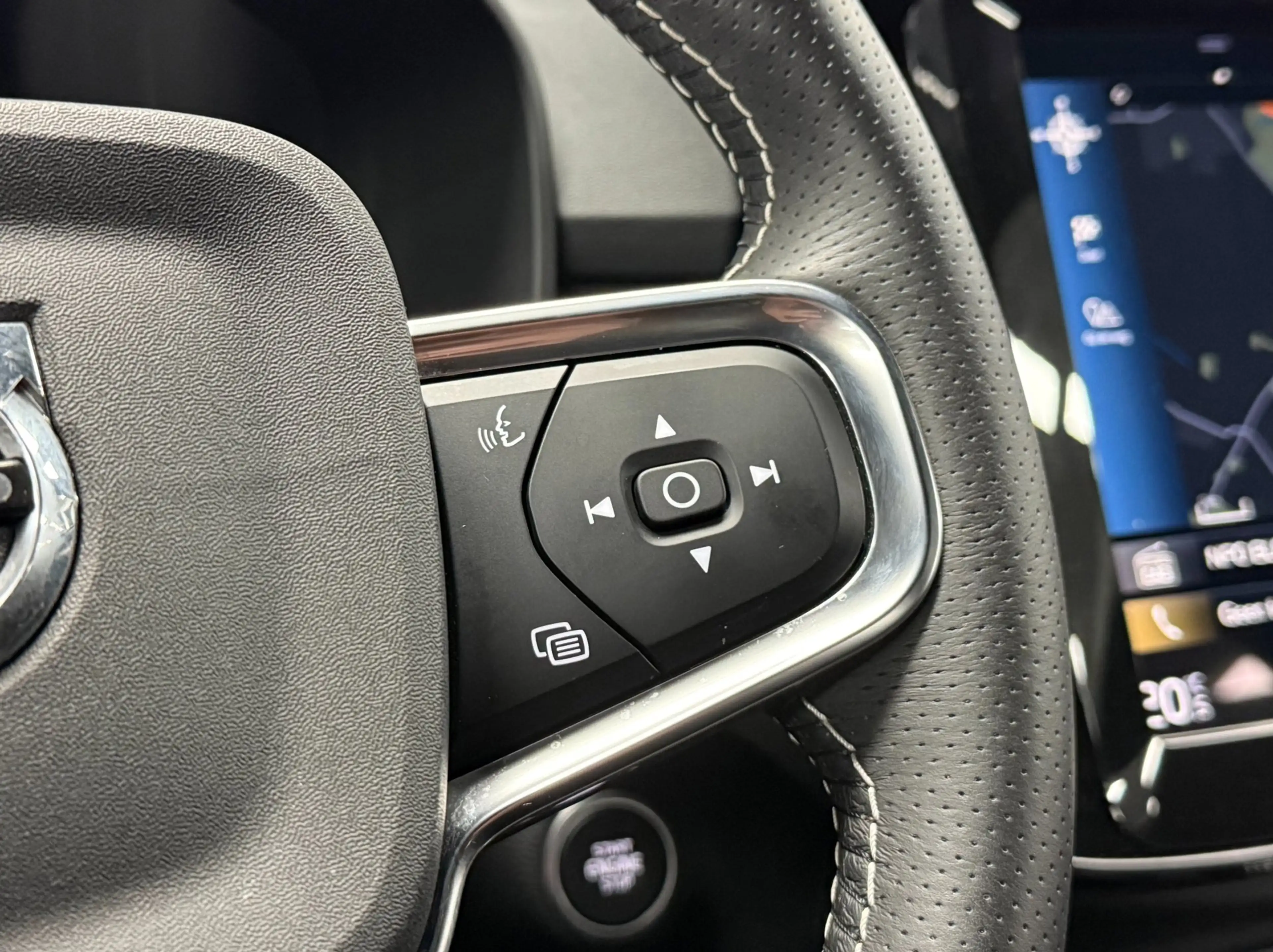 Volvo XC40 1.5 T2 R-Design*Panodak*Camera*Carplay*Navi*Leder — photo 21