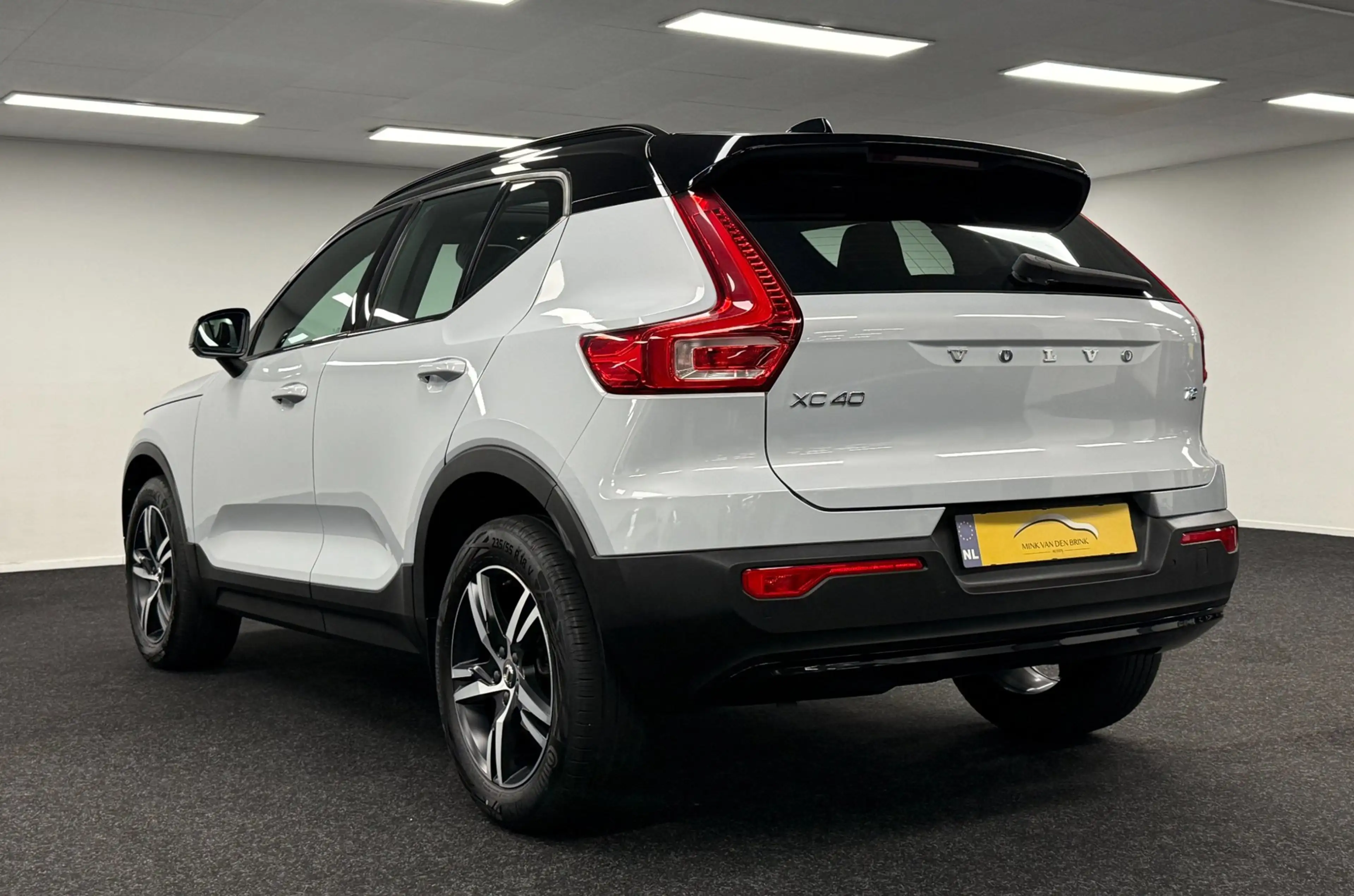 Volvo XC40 1.5 T2 R-Design*Panodak*Camera*Carplay*Navi*Leder — photo 7
