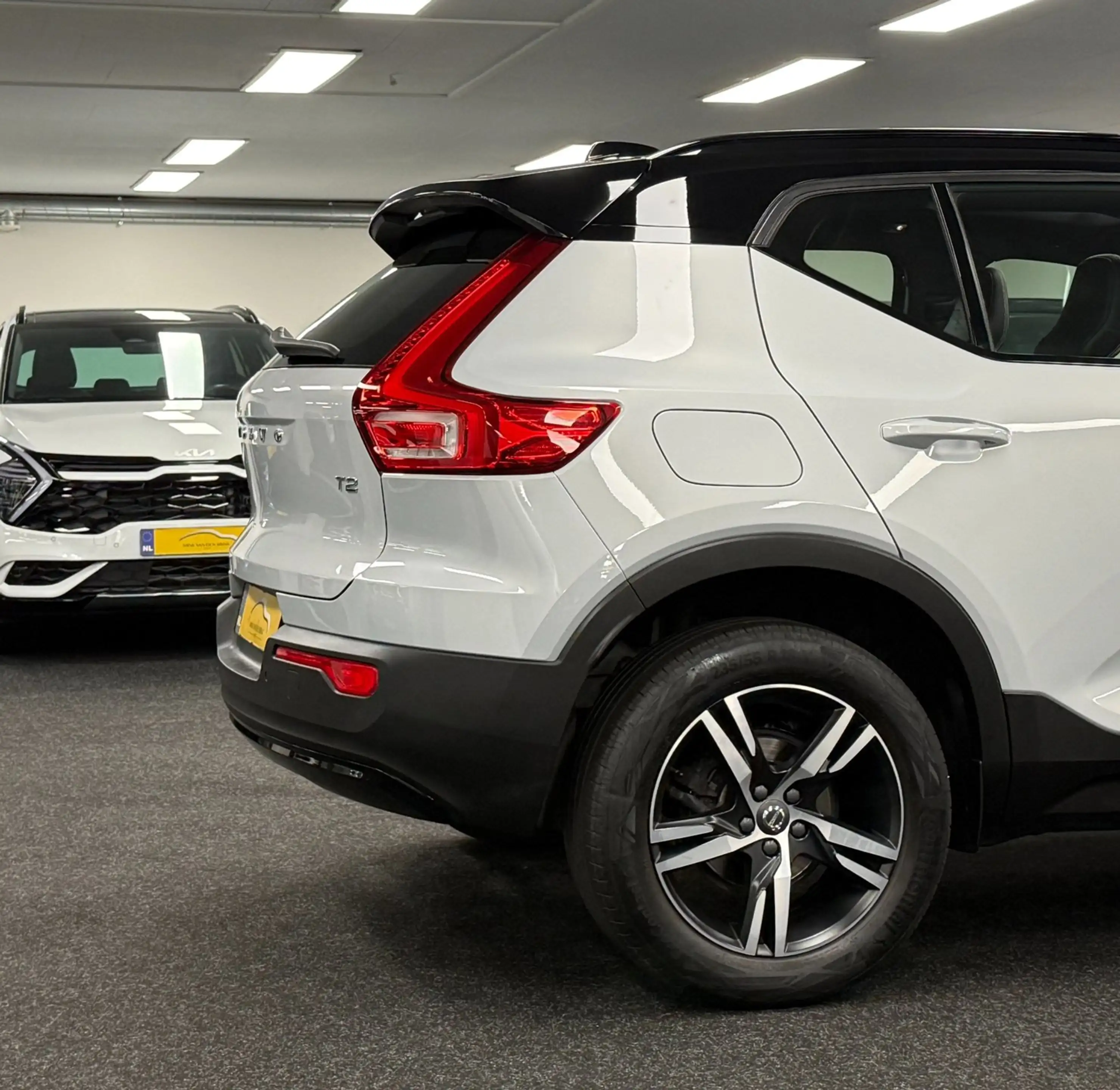 Volvo XC40 1.5 T2 R-Design*Panodak*Camera*Carplay*Navi*Leder — photo 15