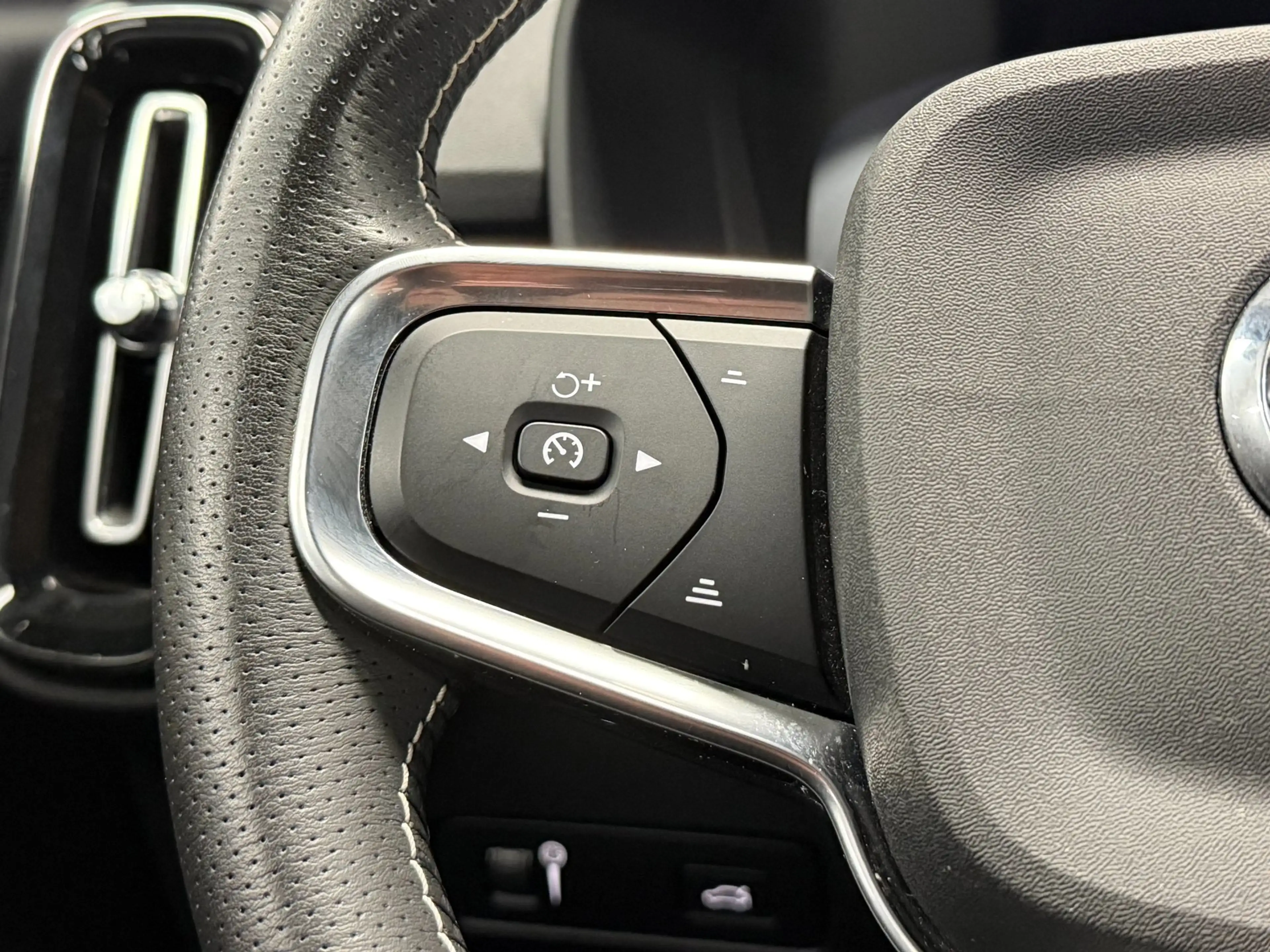 Volvo XC40 1.5 T2 R-Design*Panodak*Camera*Carplay*Navi*Leder — photo 20