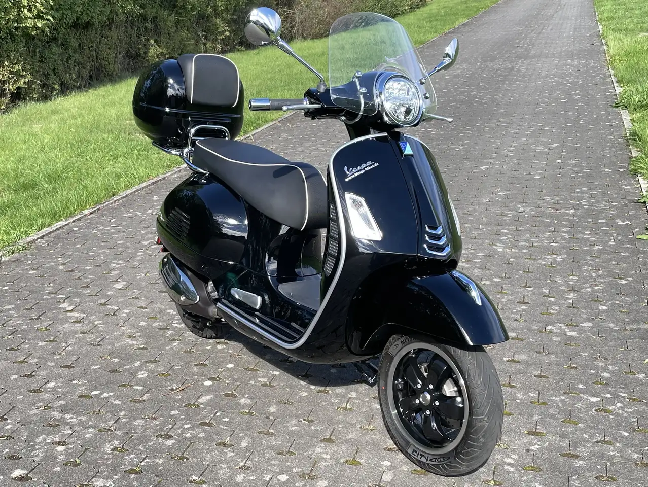 Vespa GTS Super 300