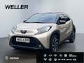 Toyota Aygo X Team D *ACC*Kamera*CarPlay*SHZ*Bi-Tone* Beige - thumbnail 1