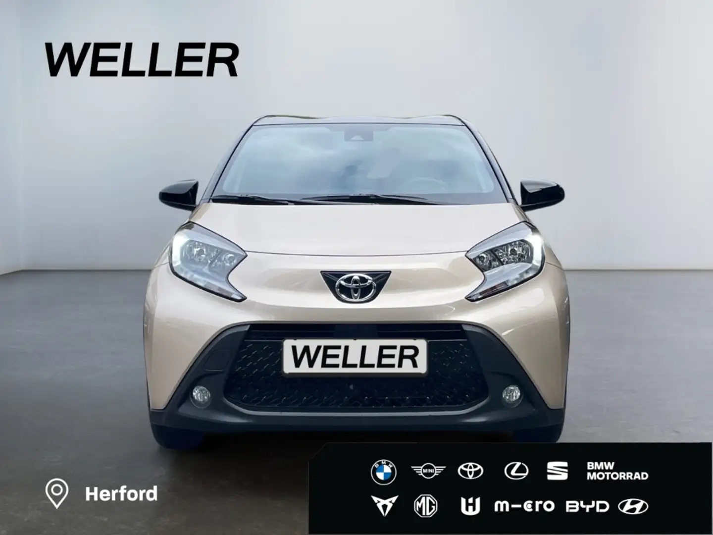 Toyota Aygo X Team D *ACC*Kamera*CarPlay*SHZ*Bi-Tone* Beige - 2