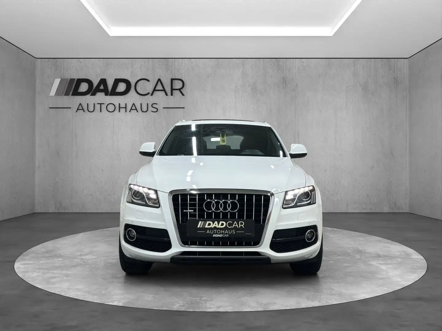 Audi Q5 3.2 FSI S-Line Xenon Panorama Navi R-Kamera Wit - 2