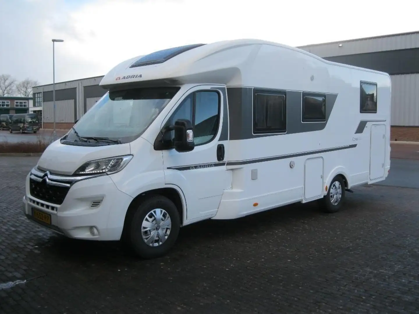 Citroen Jumpy Adria Coral Axess 670 SL Bílá - 2