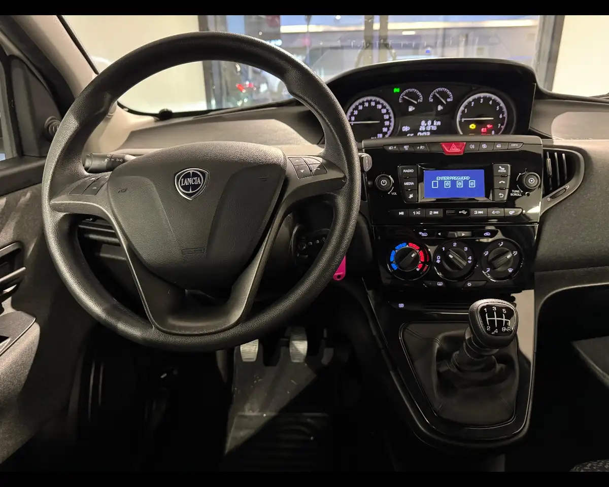 Lancia Ypsilon 2022 — фото 10