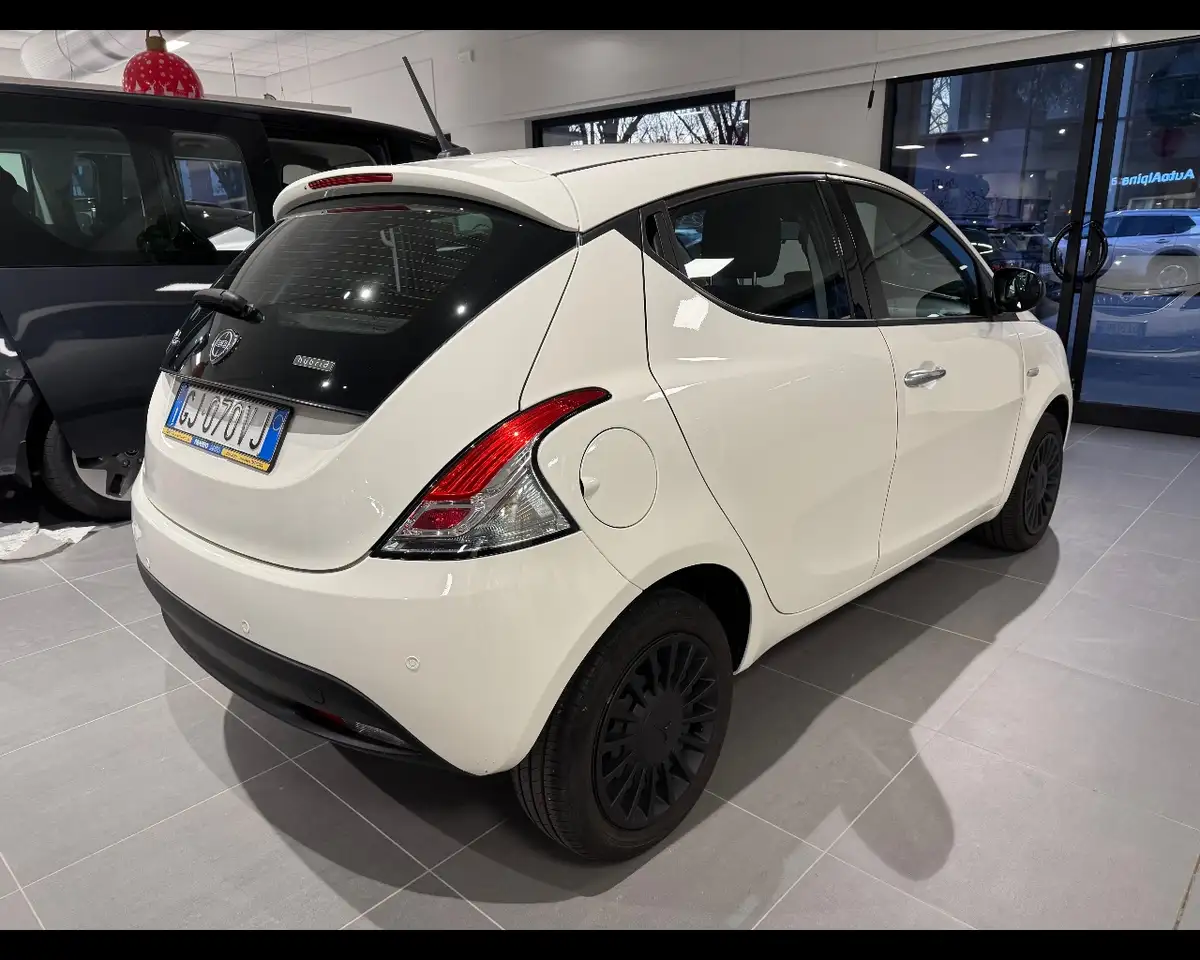 Lancia Ypsilon 2022
