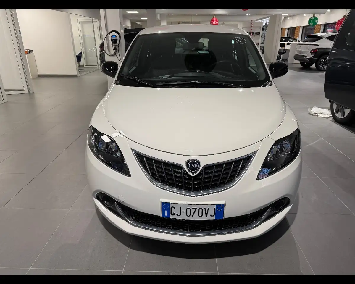 Lancia Ypsilon 2022