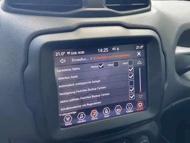 Jeep Renegade view 14