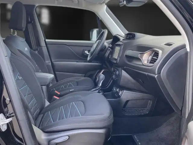Jeep Renegade view 11