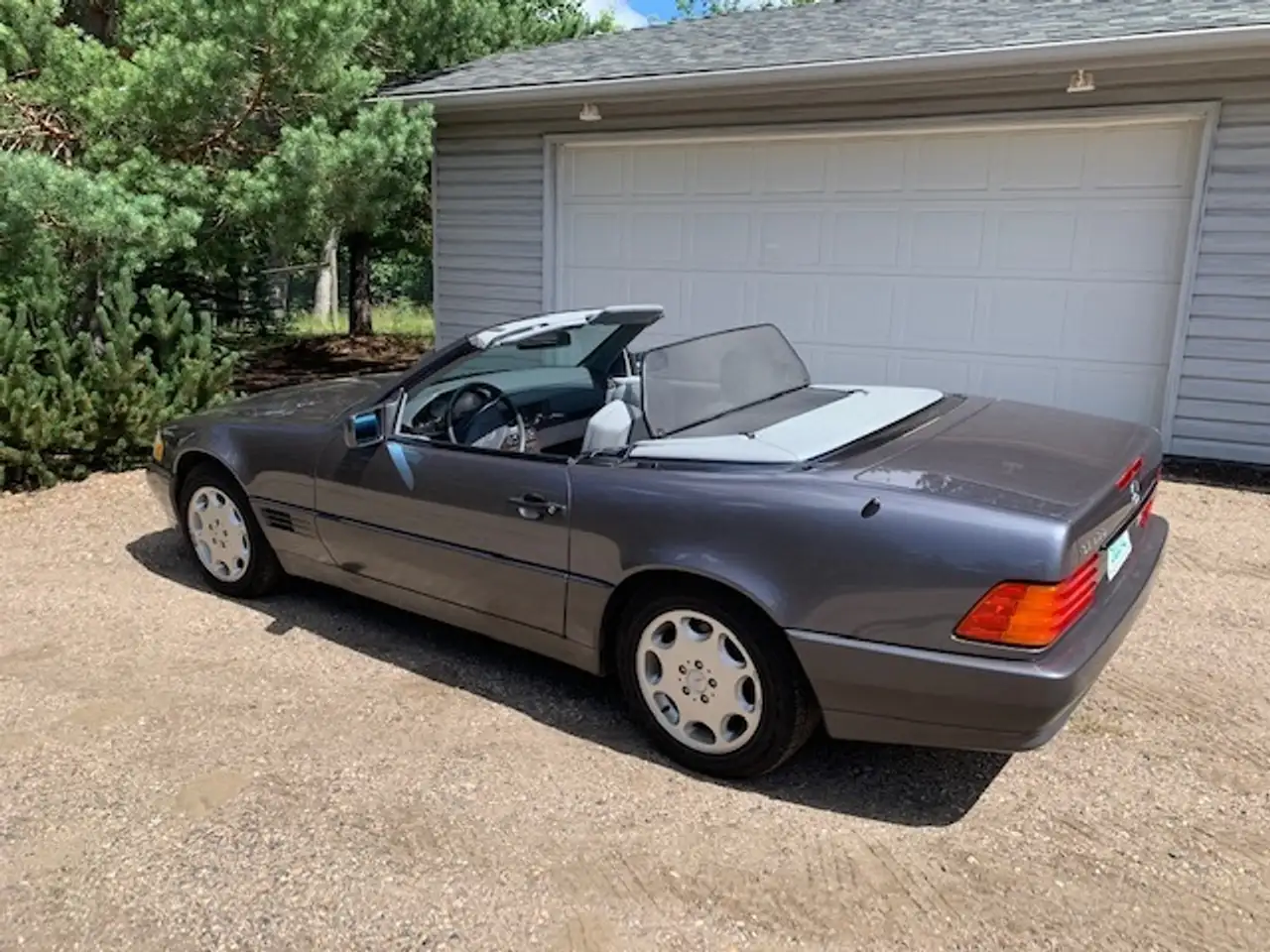 Mercedes-Benz SL снимка Mercedes-Benz SL