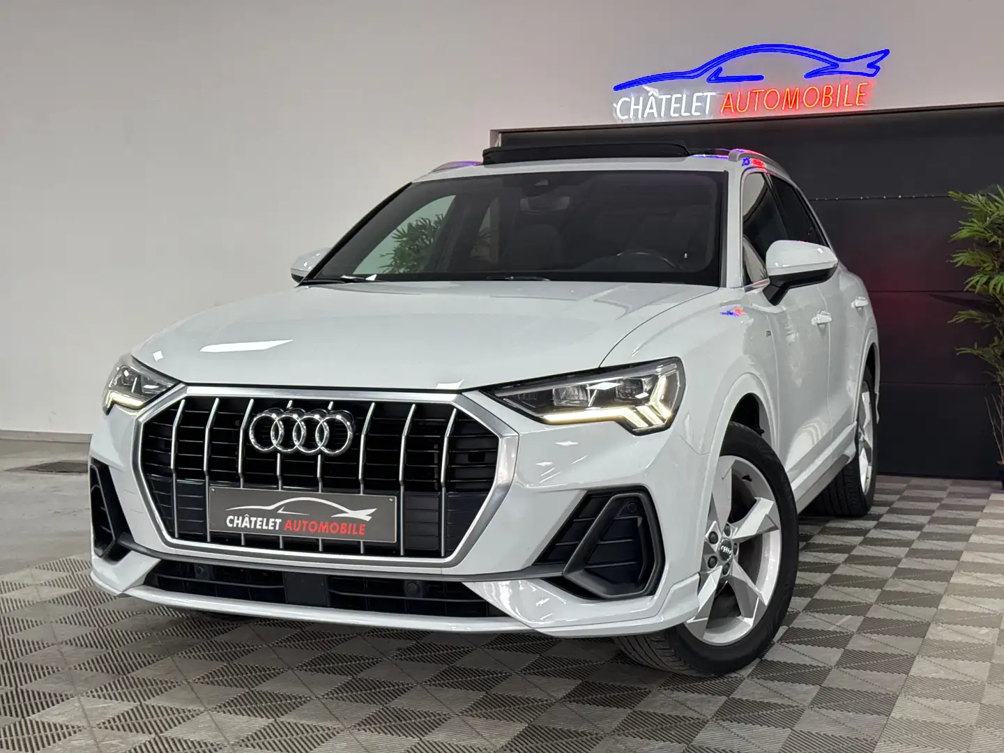 Audi Q3 35 TDi 3x S line tronic état neuf Garantie Blanc - 1