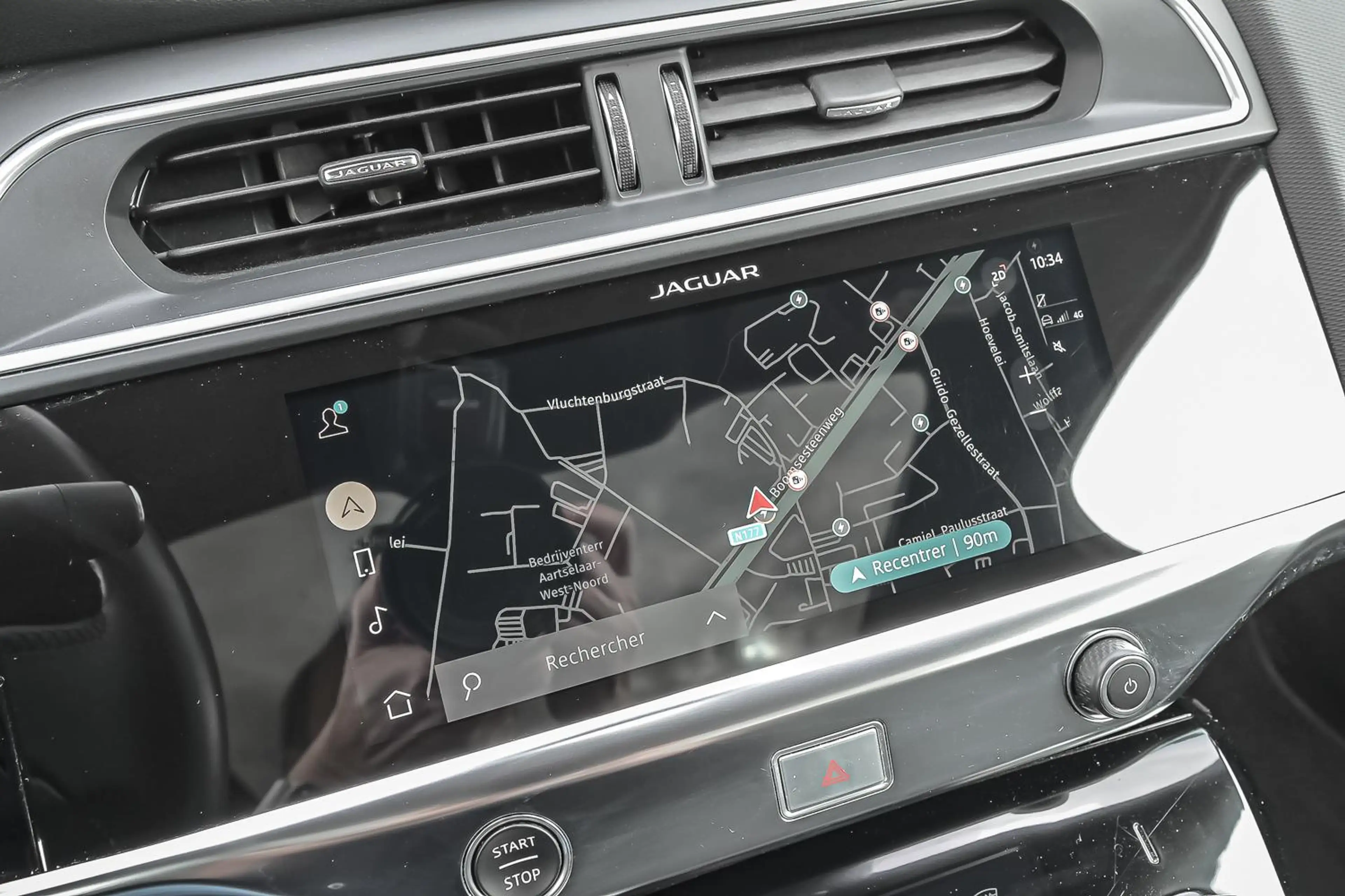 Jaguar I-Pace EV400 R-Dynamic SE AWD — photo 13