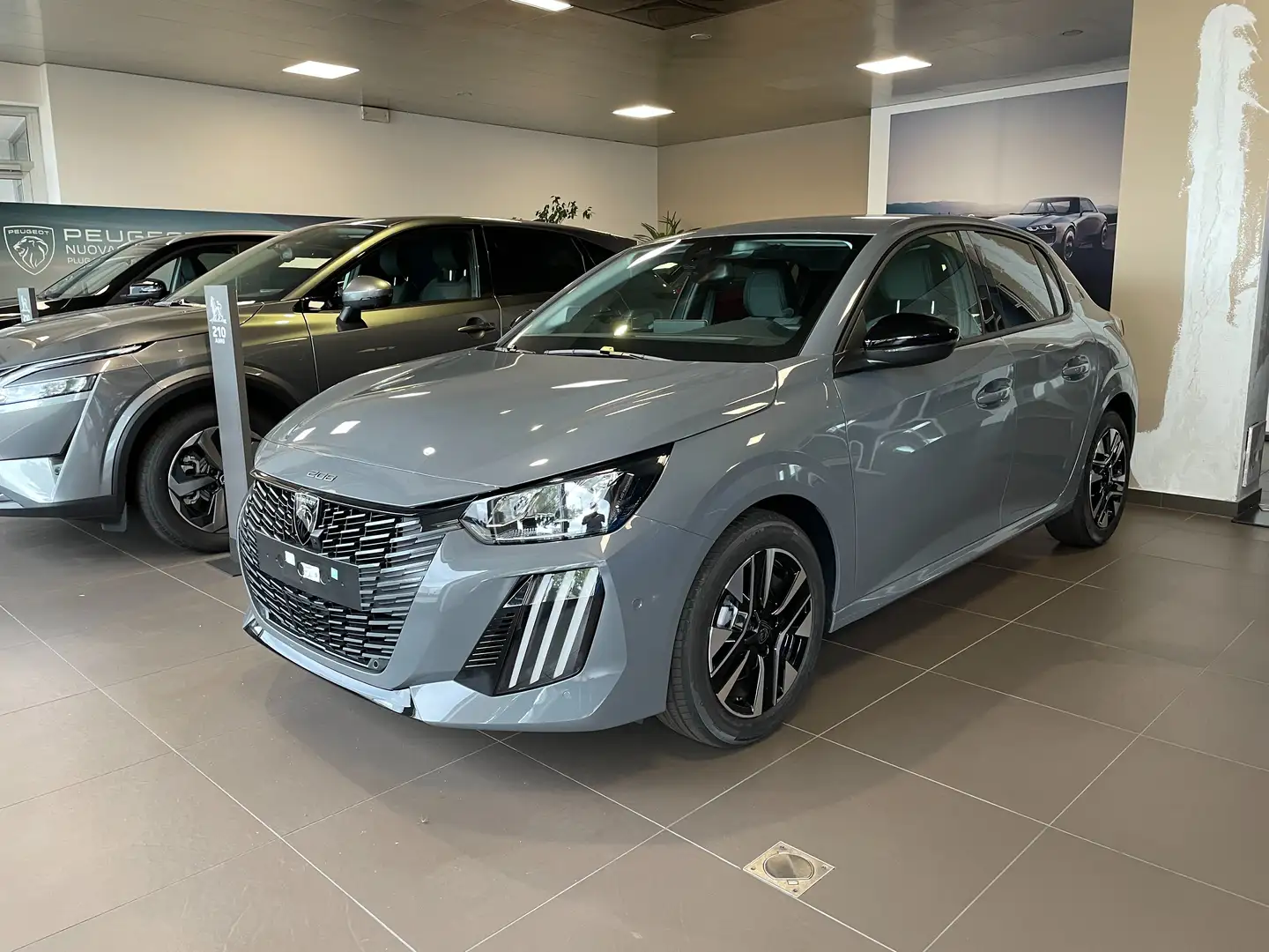 Peugeot 208 Allure P.Tech 100 CV Grau - 1