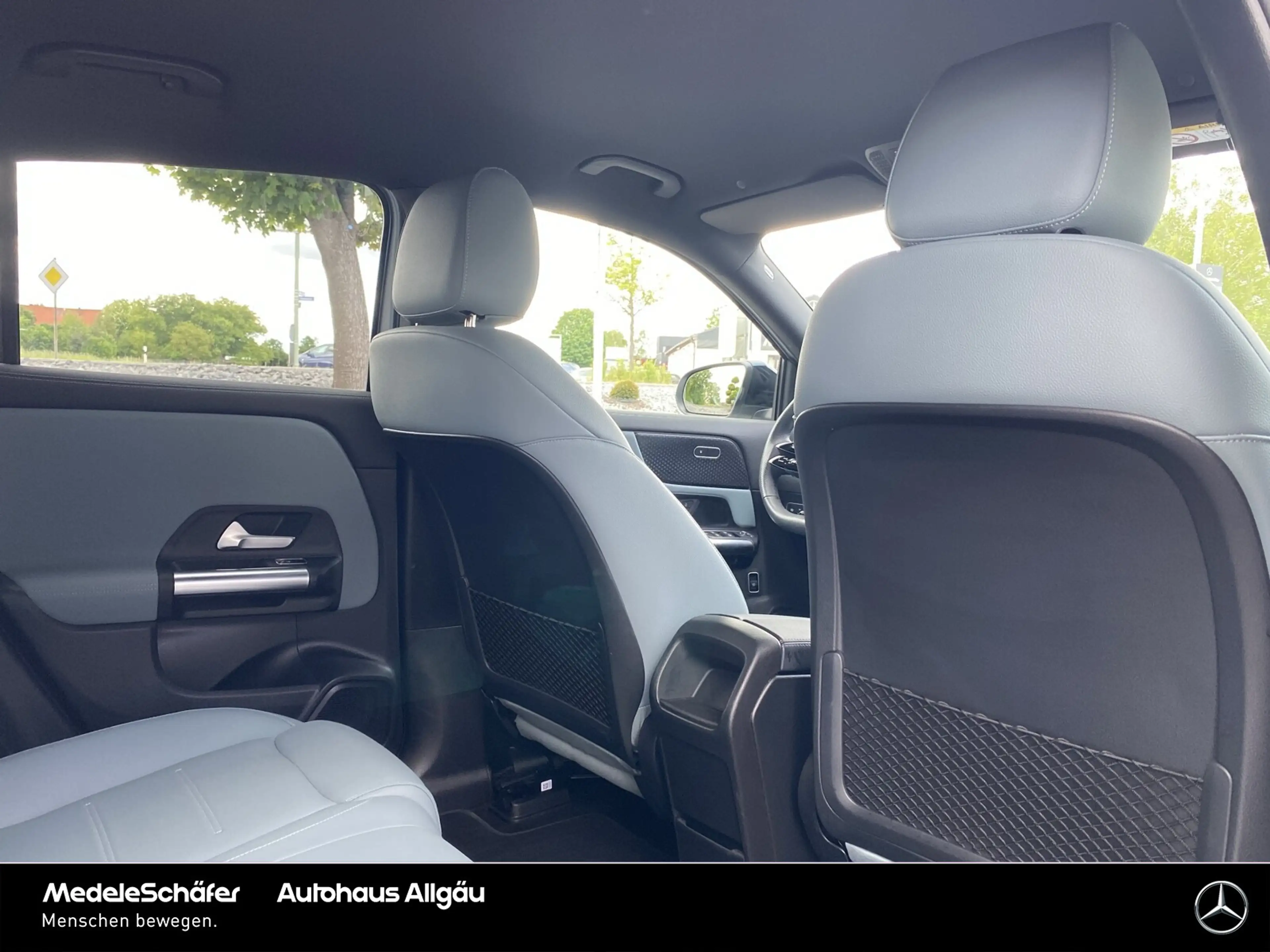 Mercedes-Benz EQA 250 EQA 250 AMG Night Advanced Vorr.Distronic LED Park — photo 11