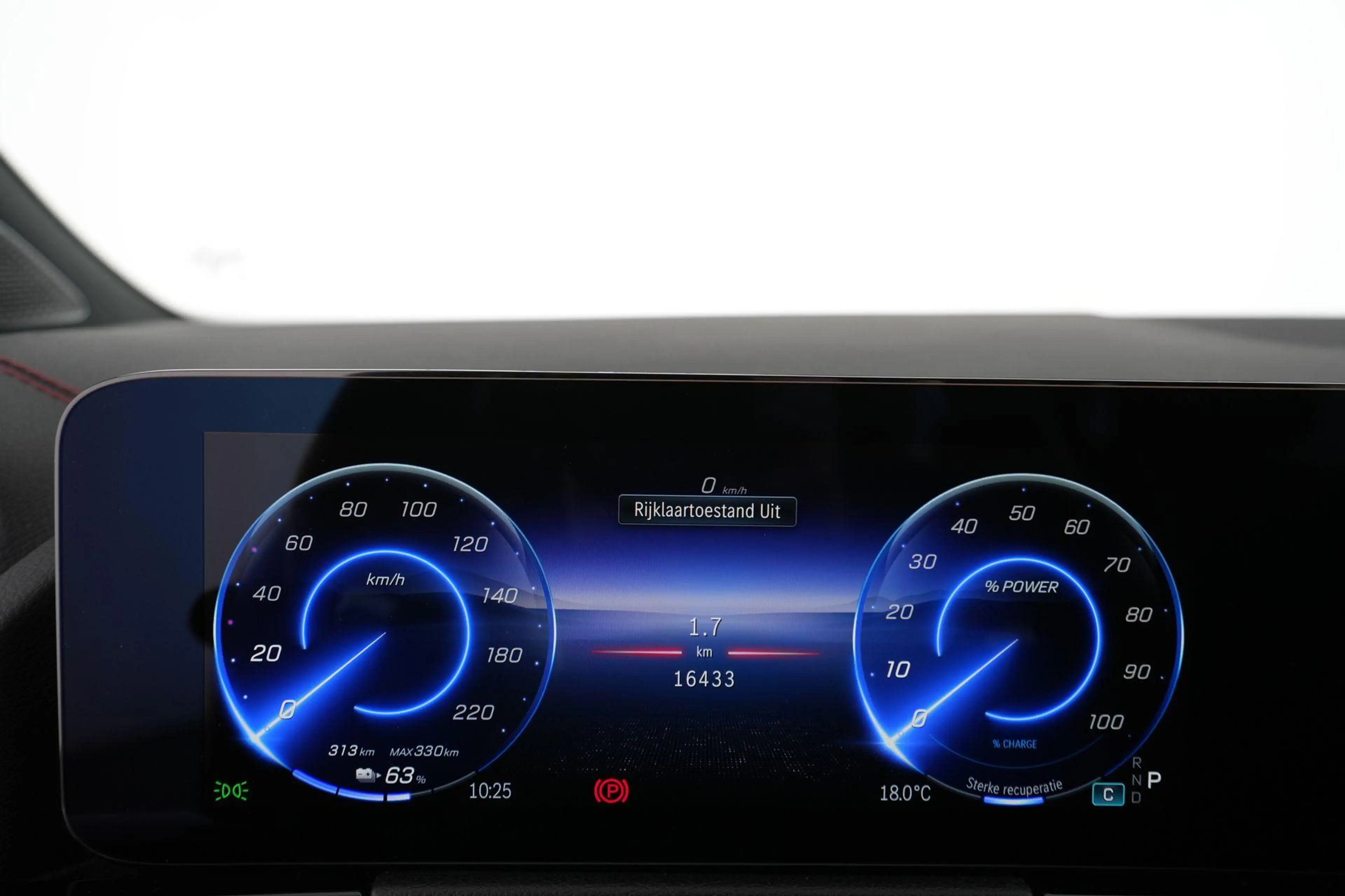 Mercedes-Benz EQA 250 250+ 'Star Edition' — photo 14