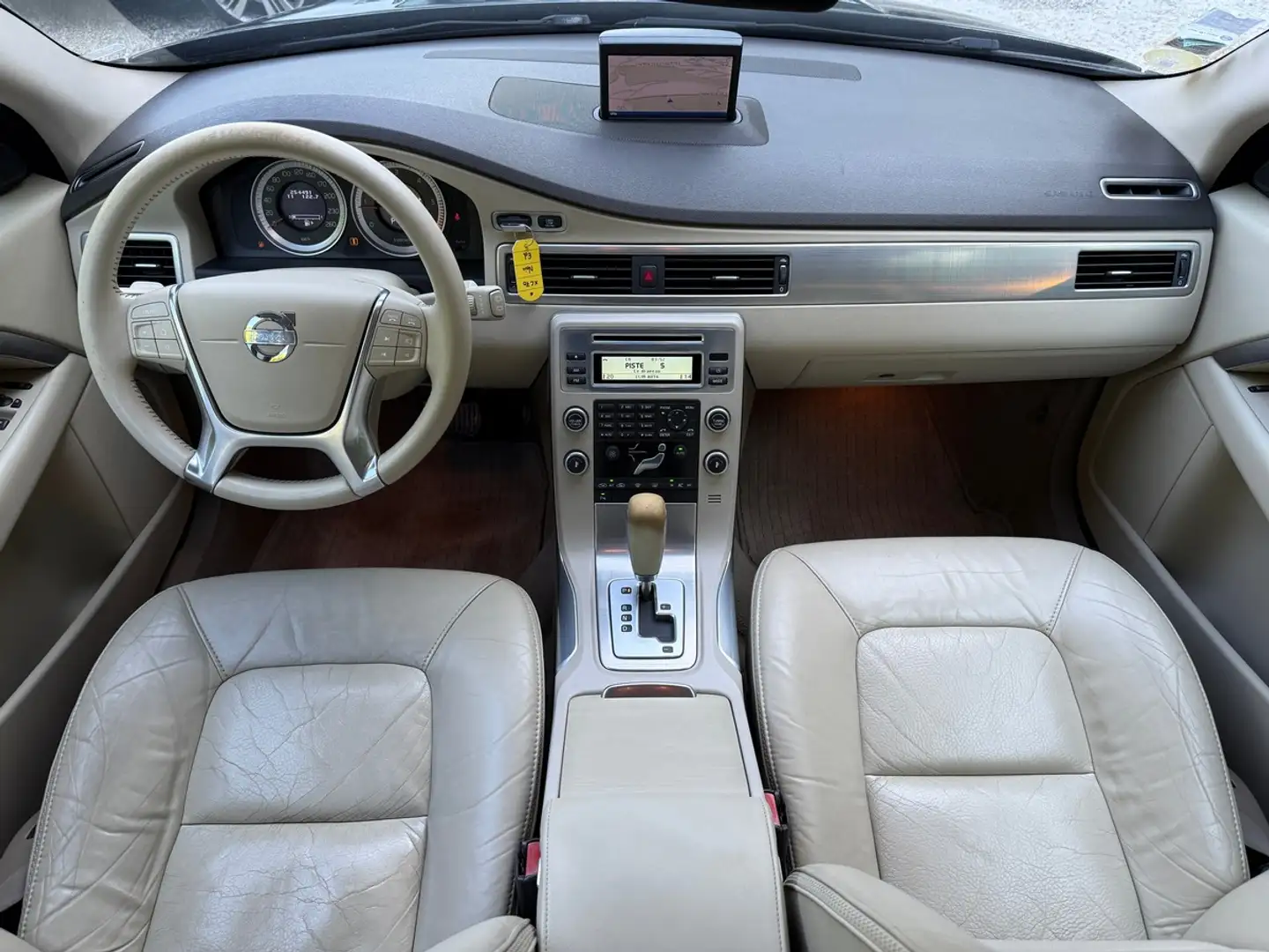Volvo XC70 D4 2.0d 163cv Momentum BVA Чорний - 2