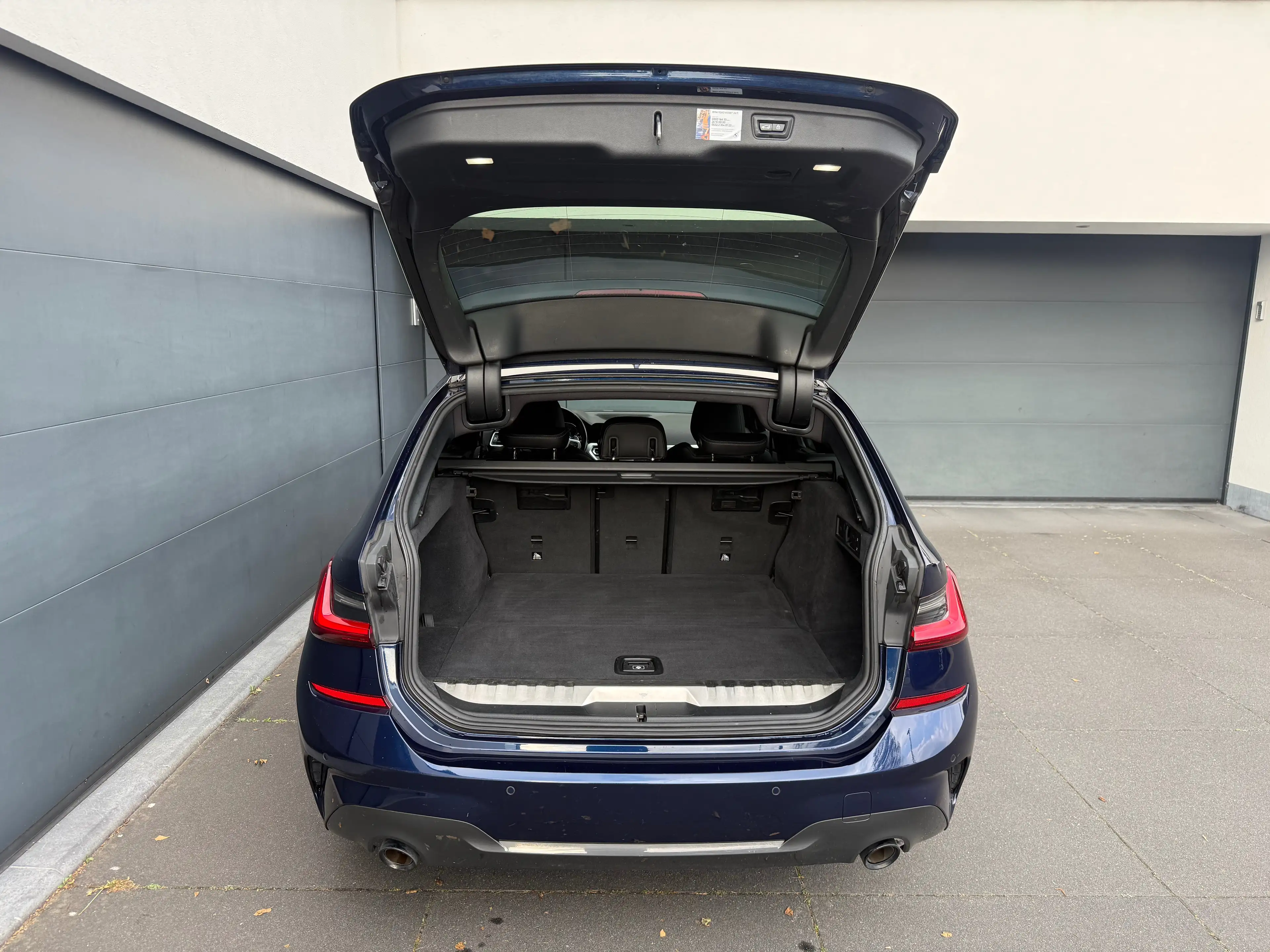 BMW 330 Touring 330eA PHEV — photo 7