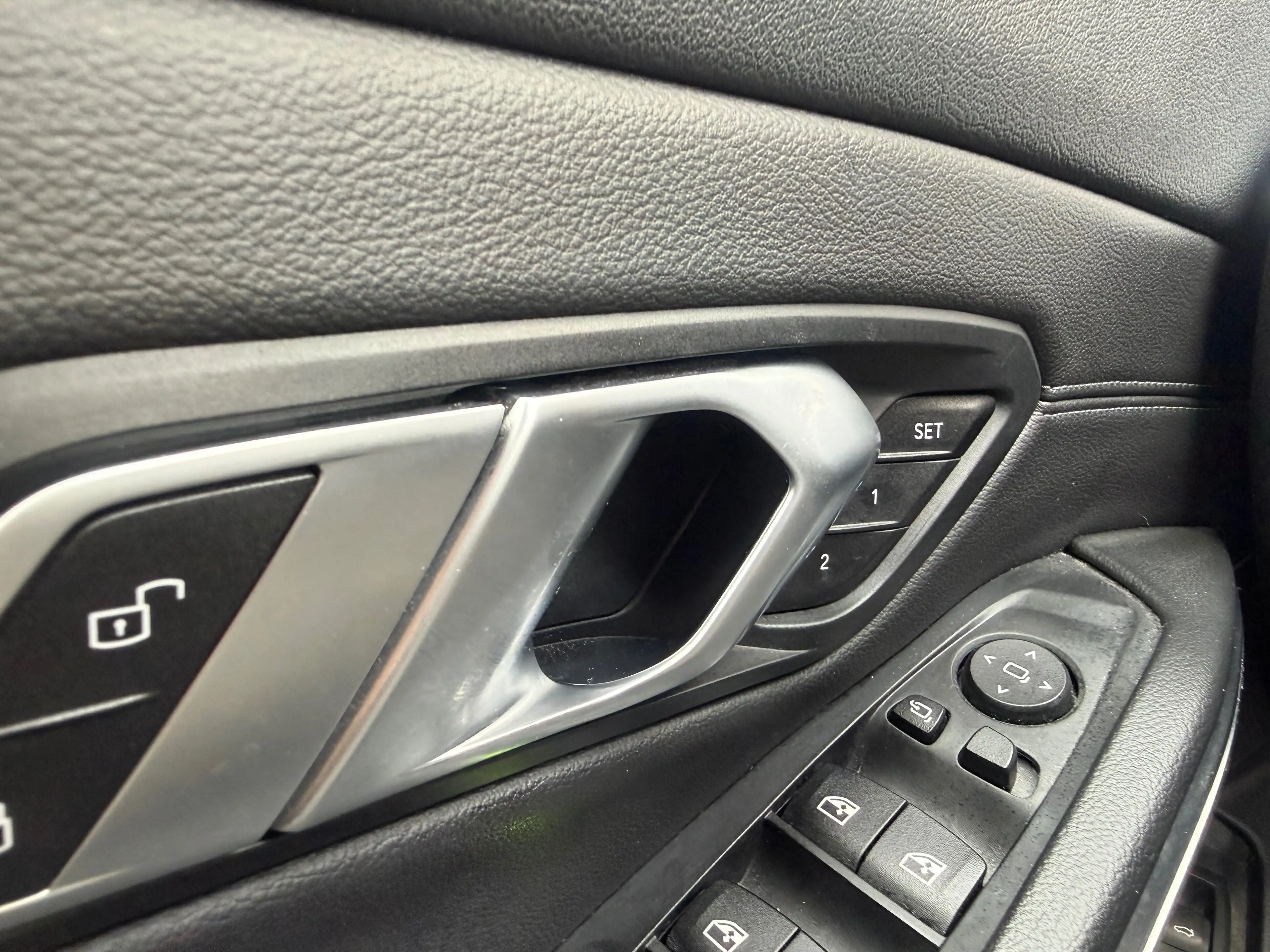 BMW 330 Touring 330eA PHEV — photo 12