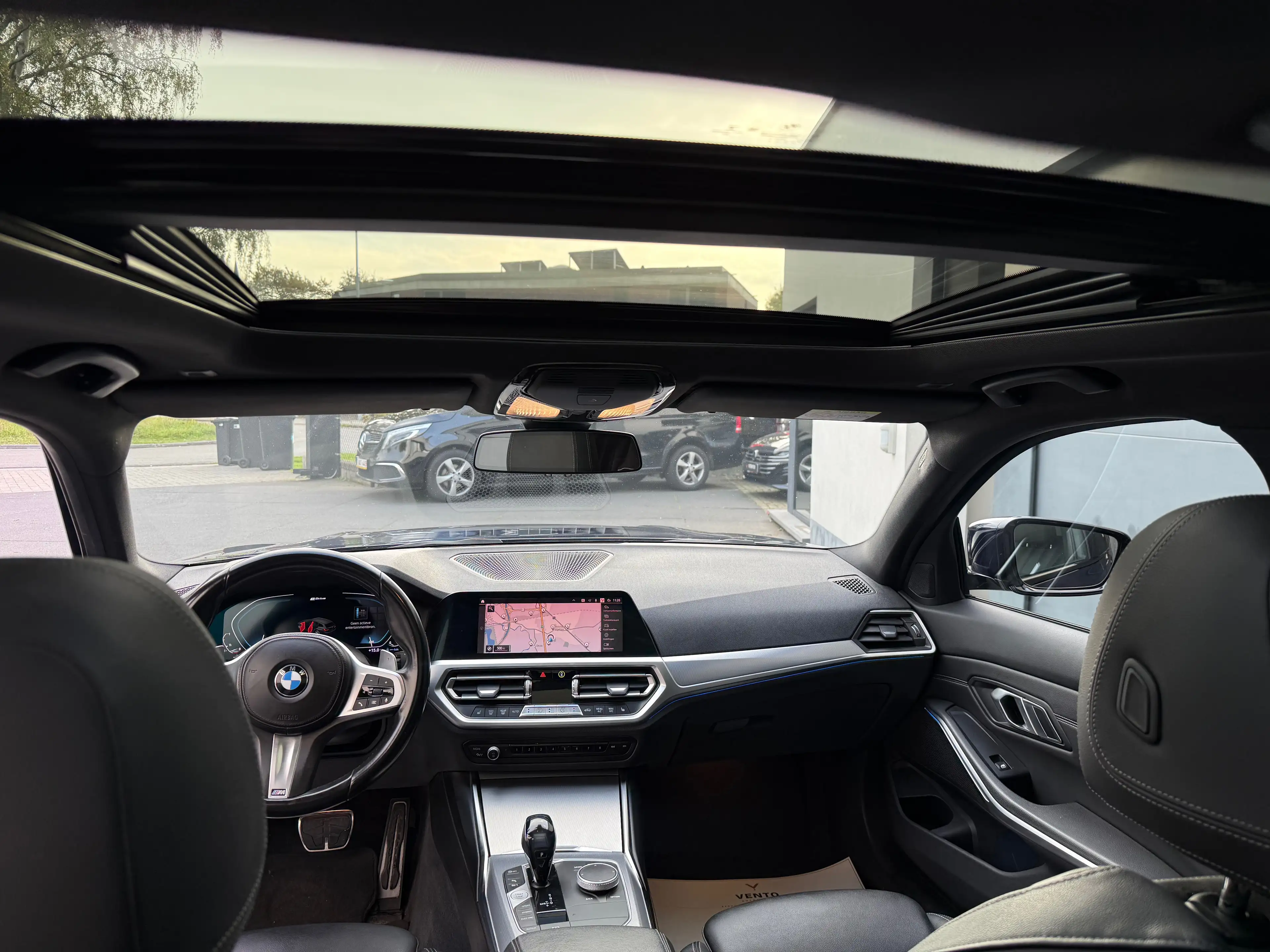BMW 330 Touring 330eA PHEV — photo 14