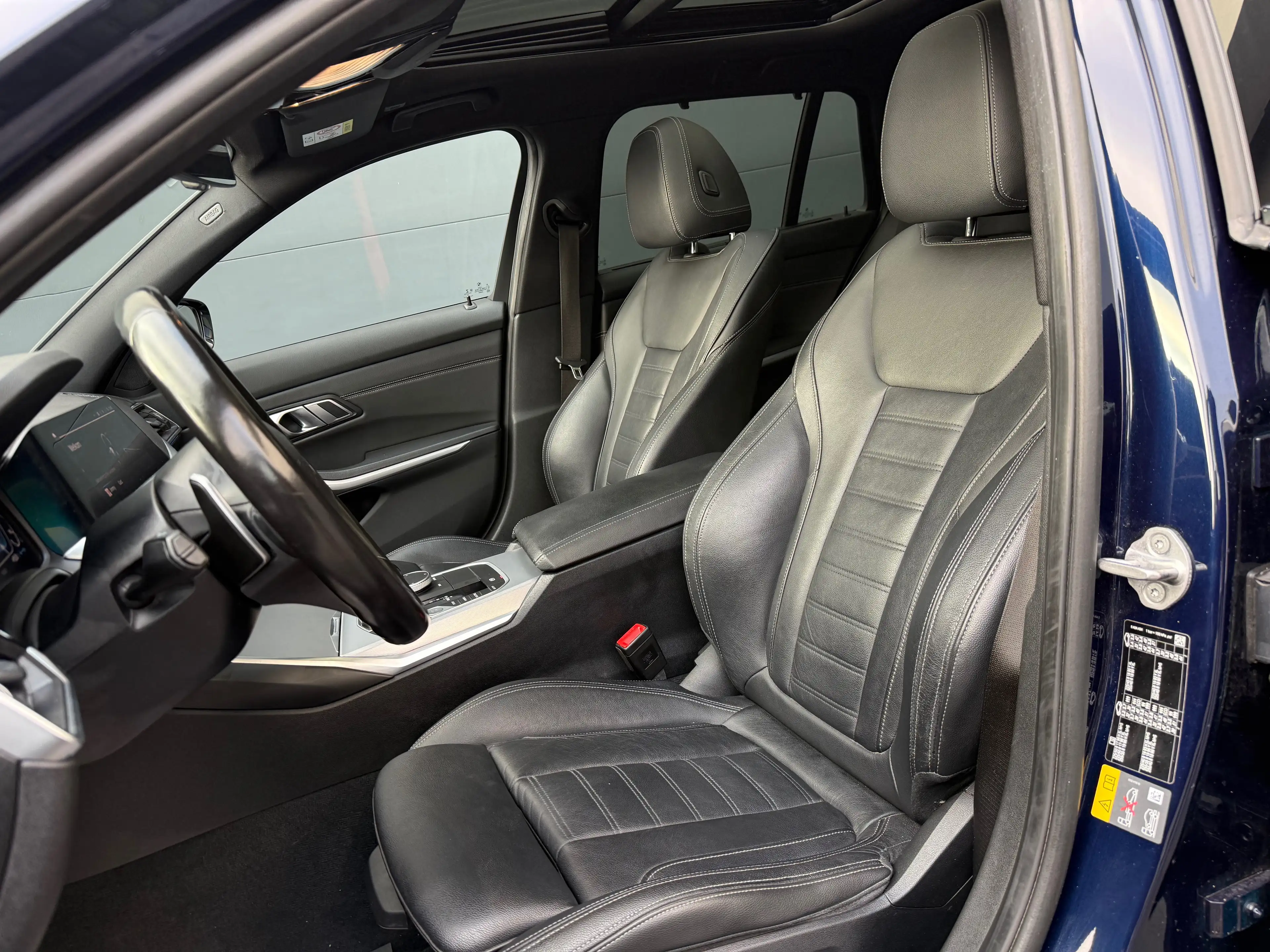 BMW 330 Touring 330eA PHEV — photo 11