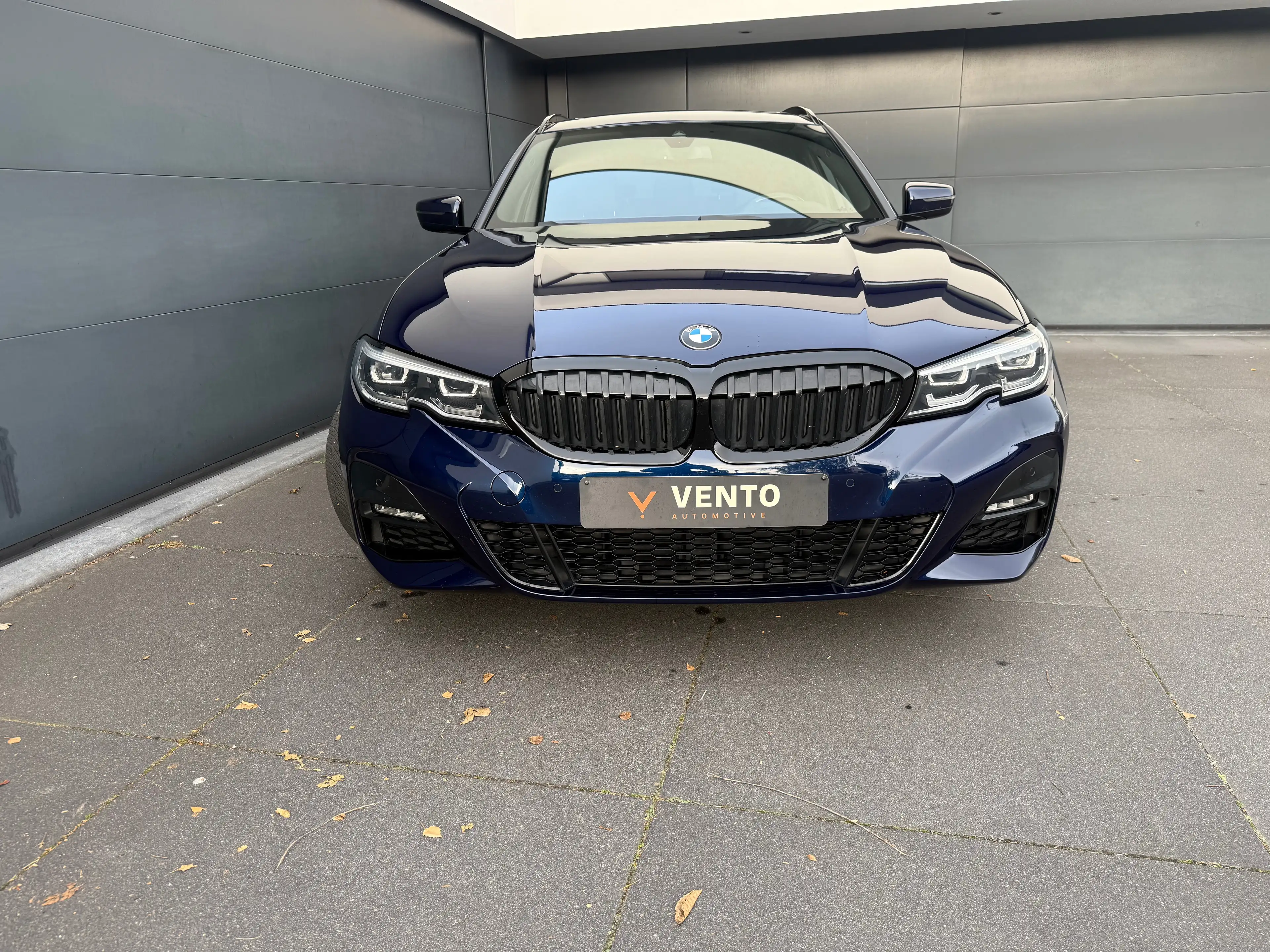 BMW 330 Touring 330eA PHEV — photo 2