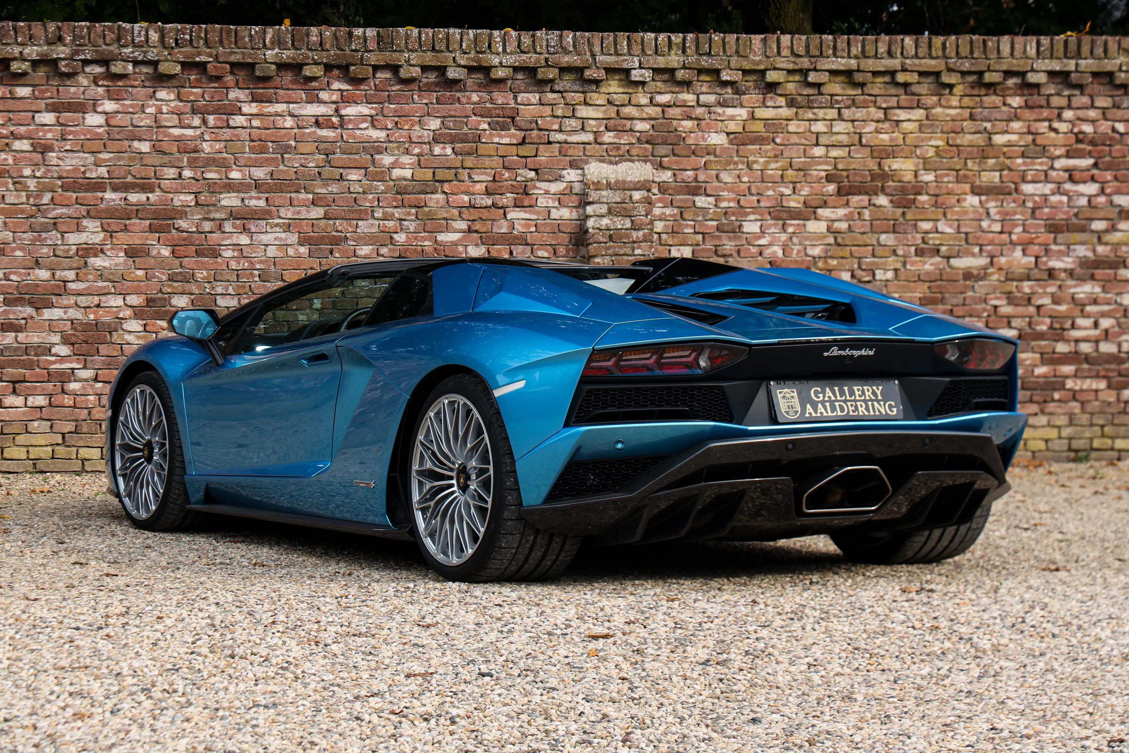 Lamborghini Aventador S Roadster "Blu Aegir over Bianco Polar" "Blu Aegi — photo 2