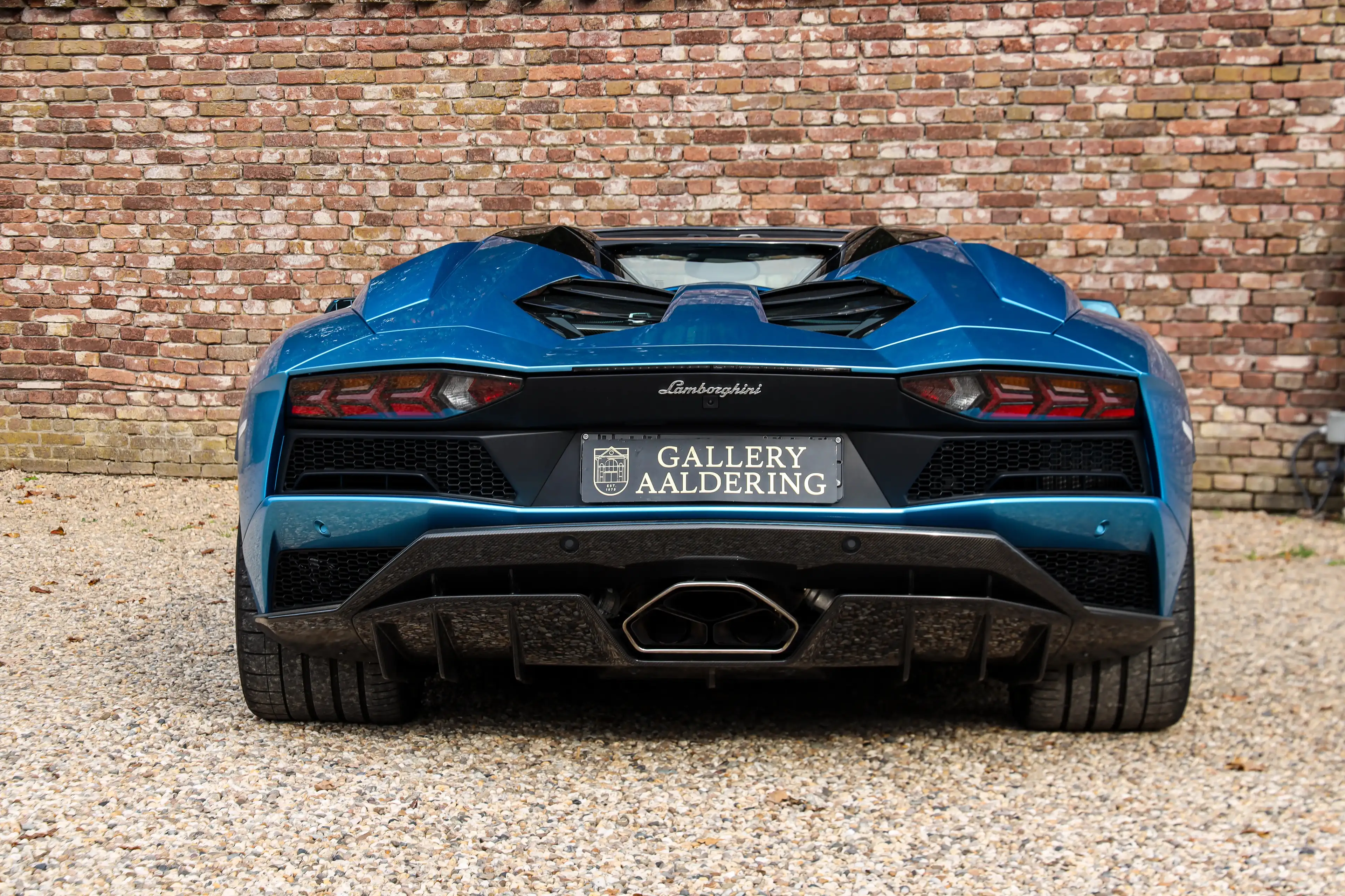 Lamborghini Aventador S Roadster "Blu Aegir over Bianco Polar" "Blu Aegi — photo 6