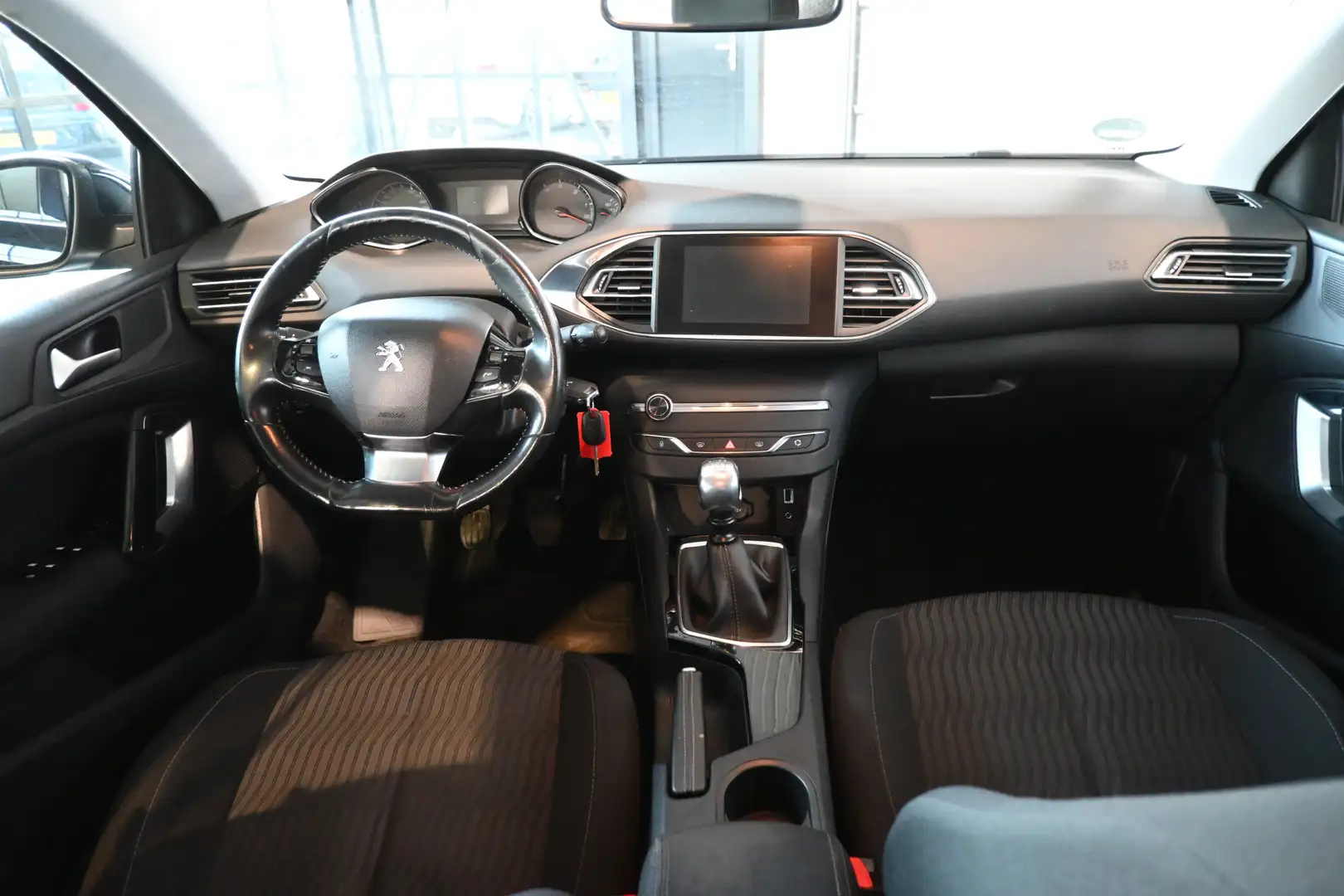 Peugeot 308 SW 1.6 BlueHDI Blue Lease Pack Clima Navigatie Cru Schwarz - 2