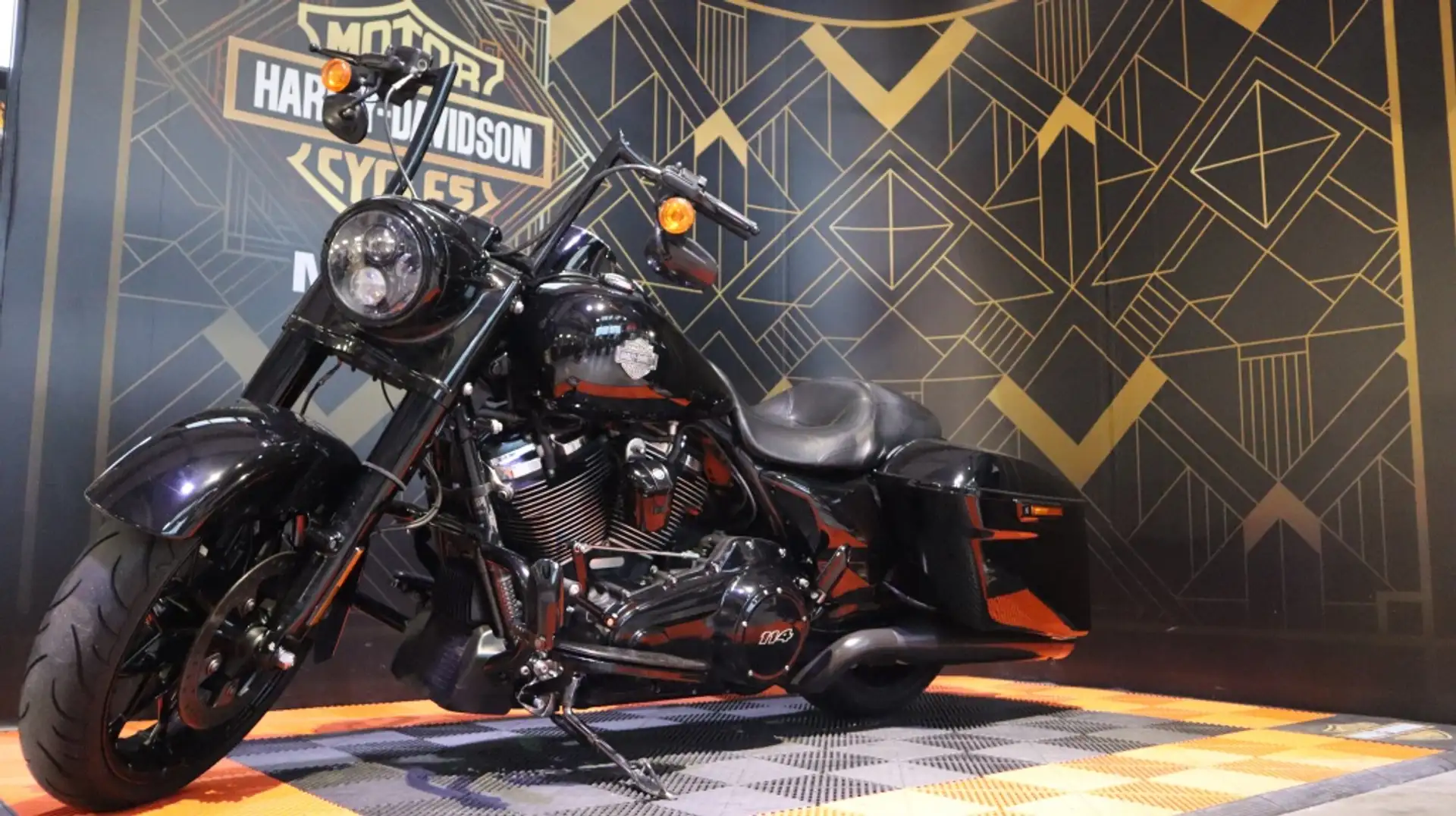 Harley-Davidson Road King Chopper Zwart - 1