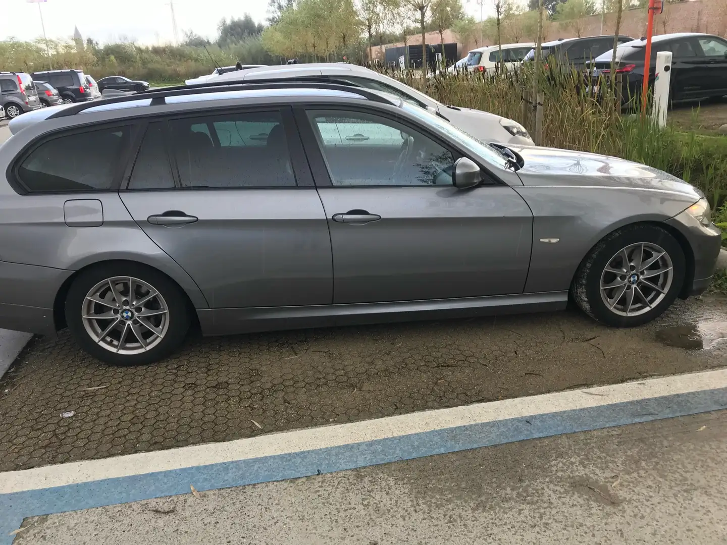 BMW 318 d Gris - 1