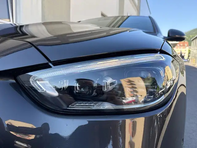 Mercedes-Benz C-Class view 14