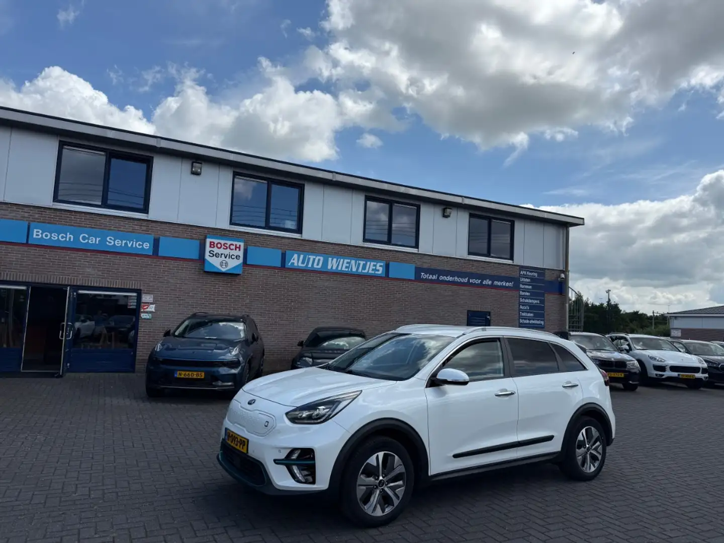 Kia e-Niro ExecutiveLine 64kWh | Leer | Navi Wit - 2