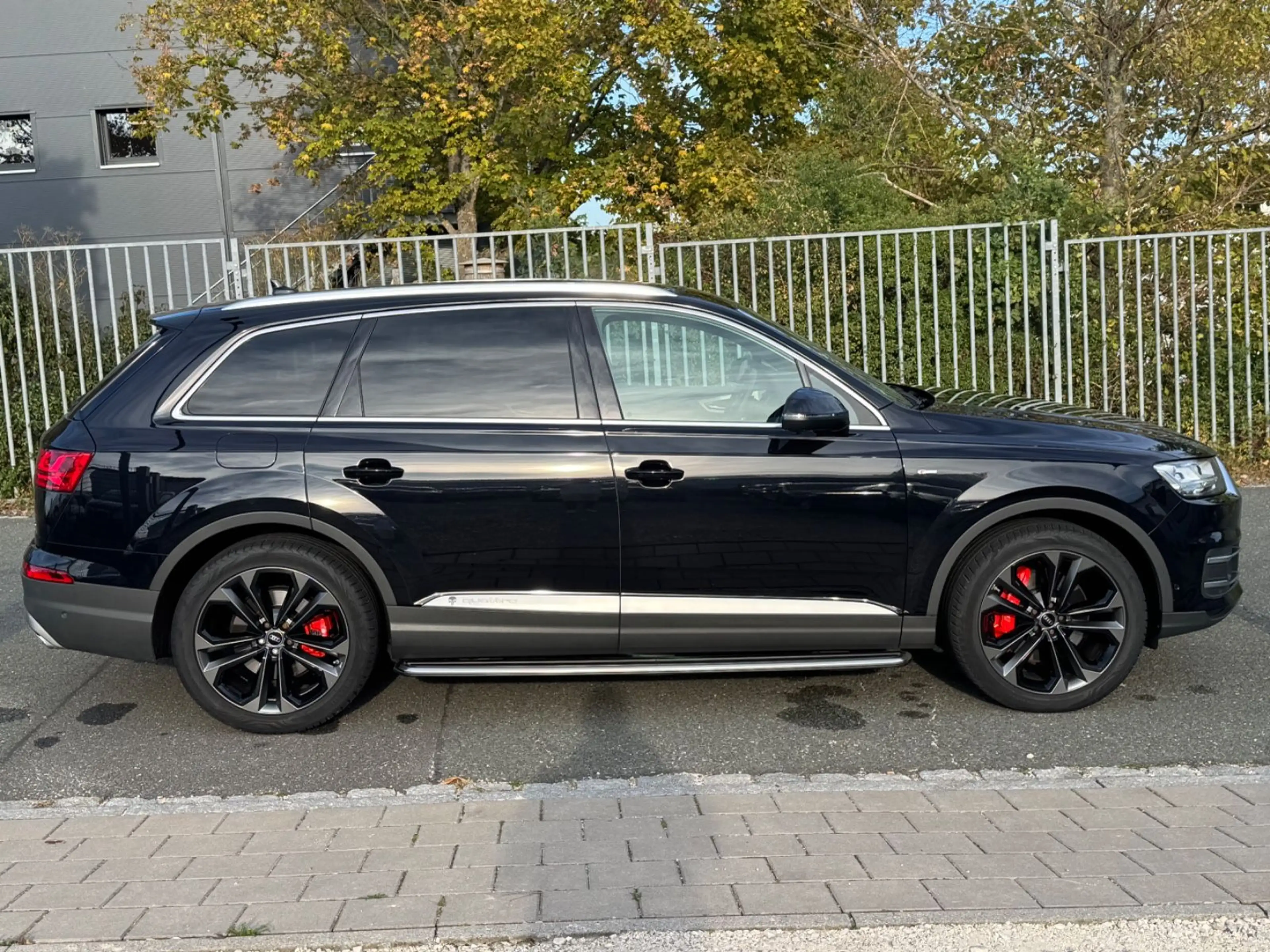 Audi Q7 50 TDI quattro 3S-line Plus AHK Panorama DVD — photo 7
