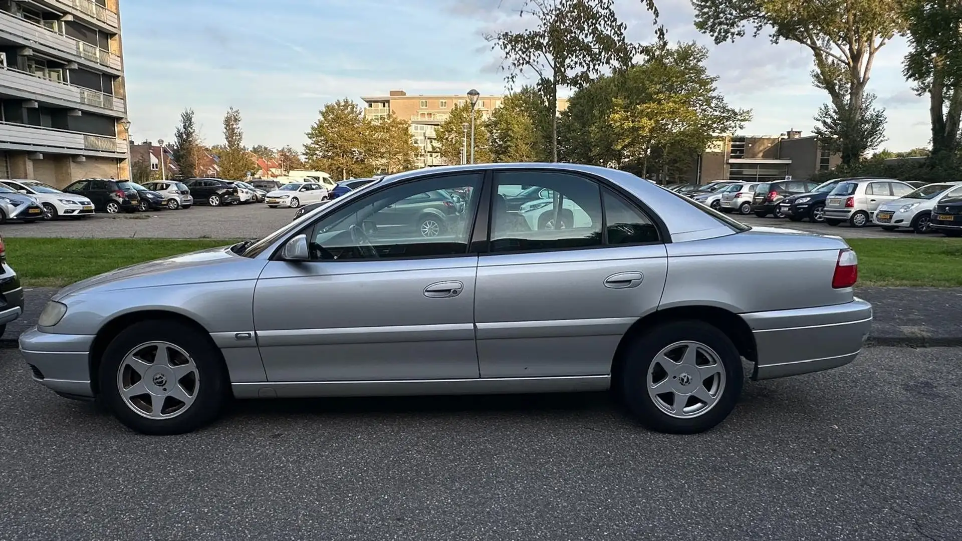 Opel Omega Omega 2.2i-16V Business Ed Ezüst - 2