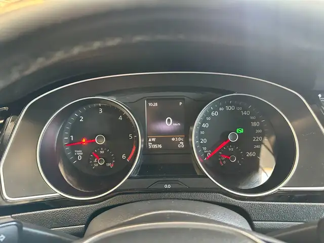 Volkswagen Passat view 14