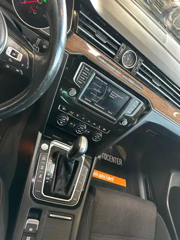 Volkswagen Passat view 12