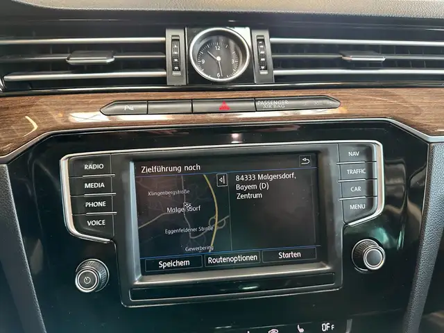 Volkswagen Passat view 15