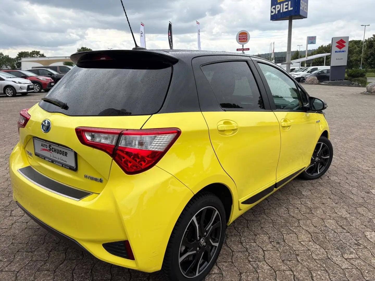 Toyota Yaris Hybrid Energy **PANORAMA** Gelb - 2